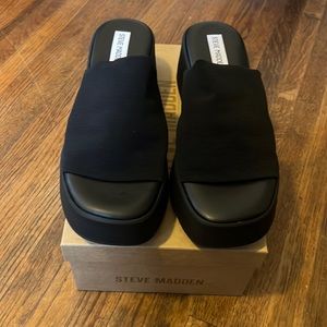 Steve Madden slinky 30 sandals